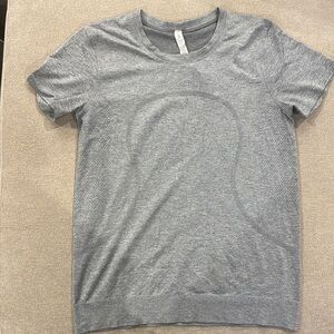 Lululemon top size 6